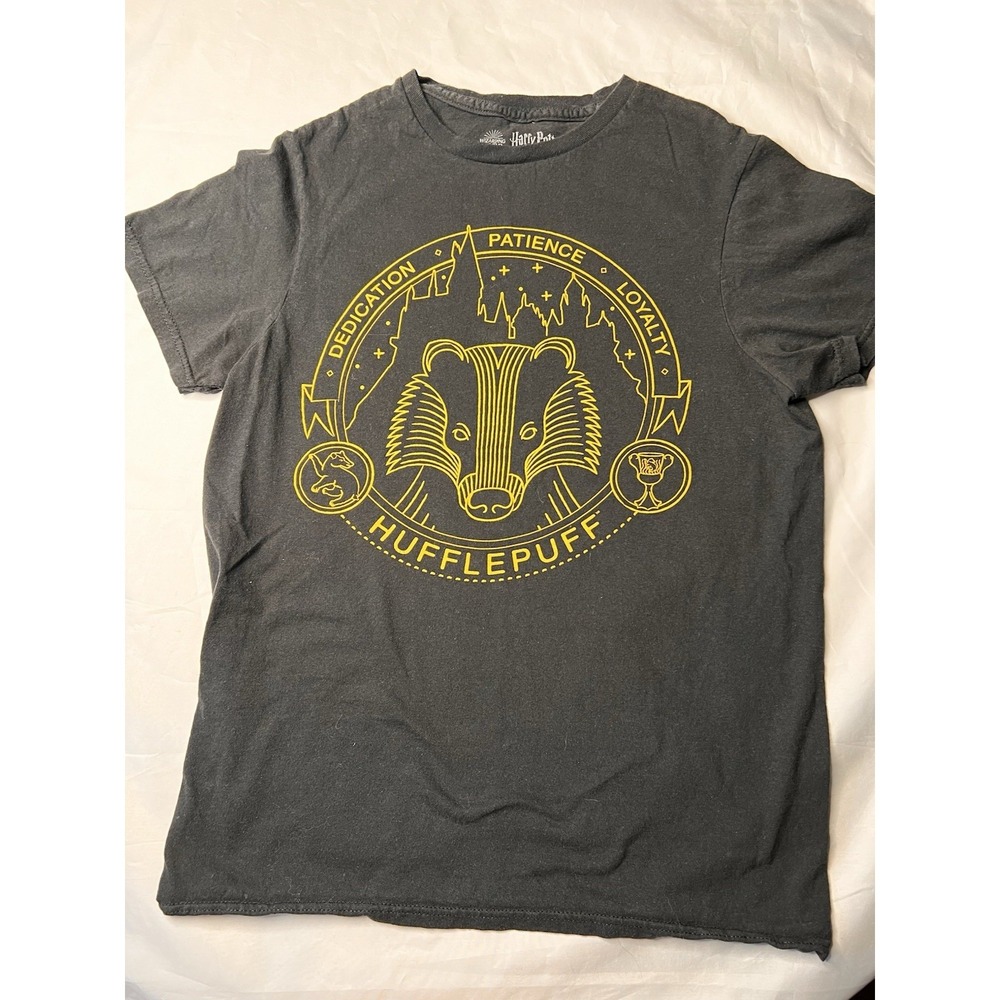 Harry Potter Hufflepuff T Shirt Adult Small Black Wizarding World Graphic Tee